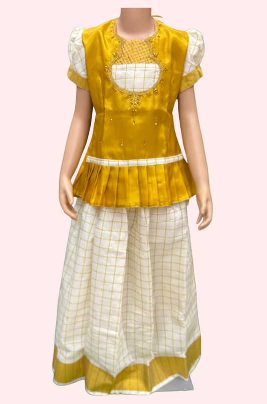 Kerala styled Pattu Set