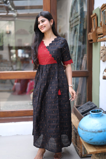 Premium Ethnic Raw Silk Scallop Maxi-Feeding(With Lining)FC0020