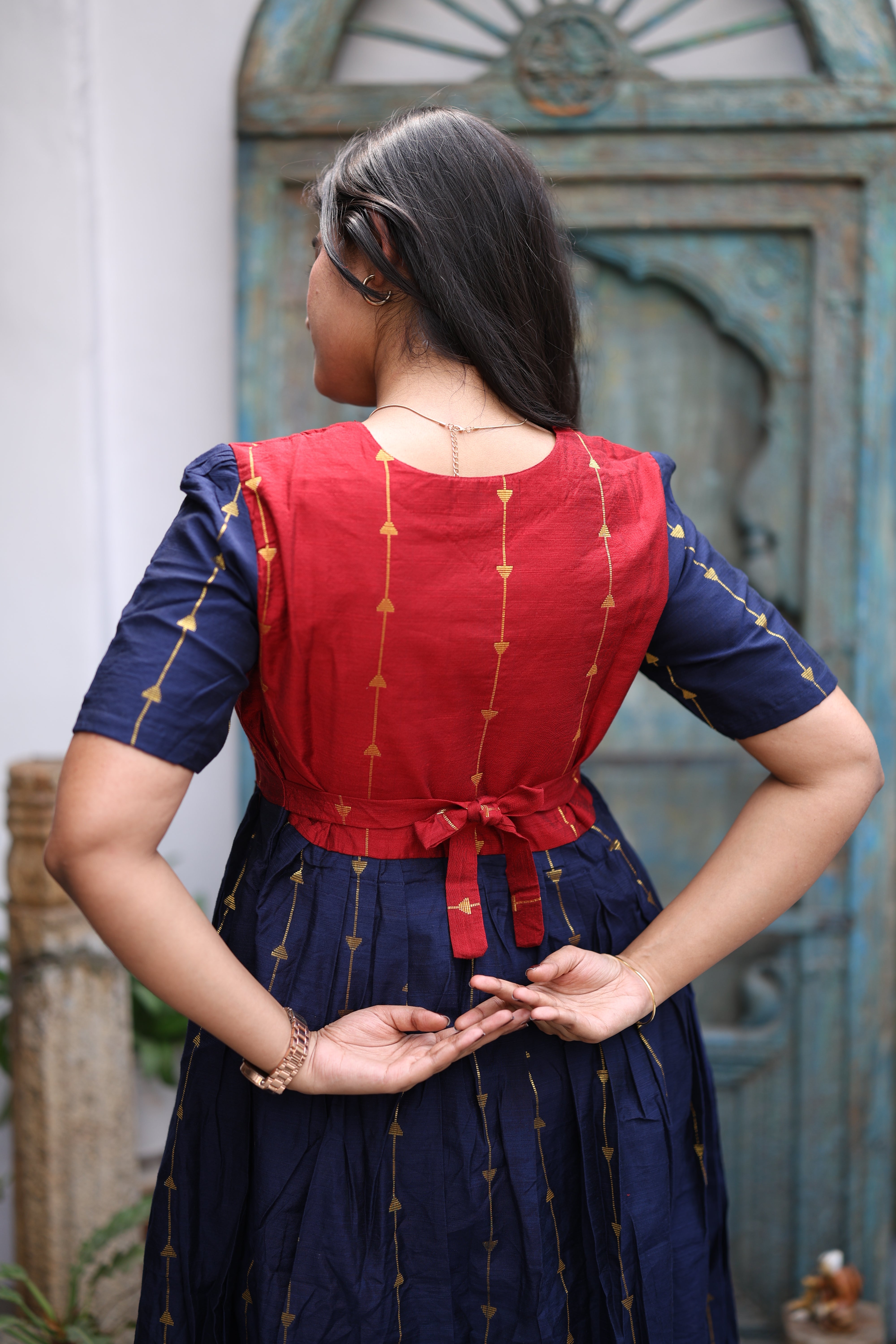 Premium Ethnic Raw Silk Butta Maxi-Feeding(With Lining)