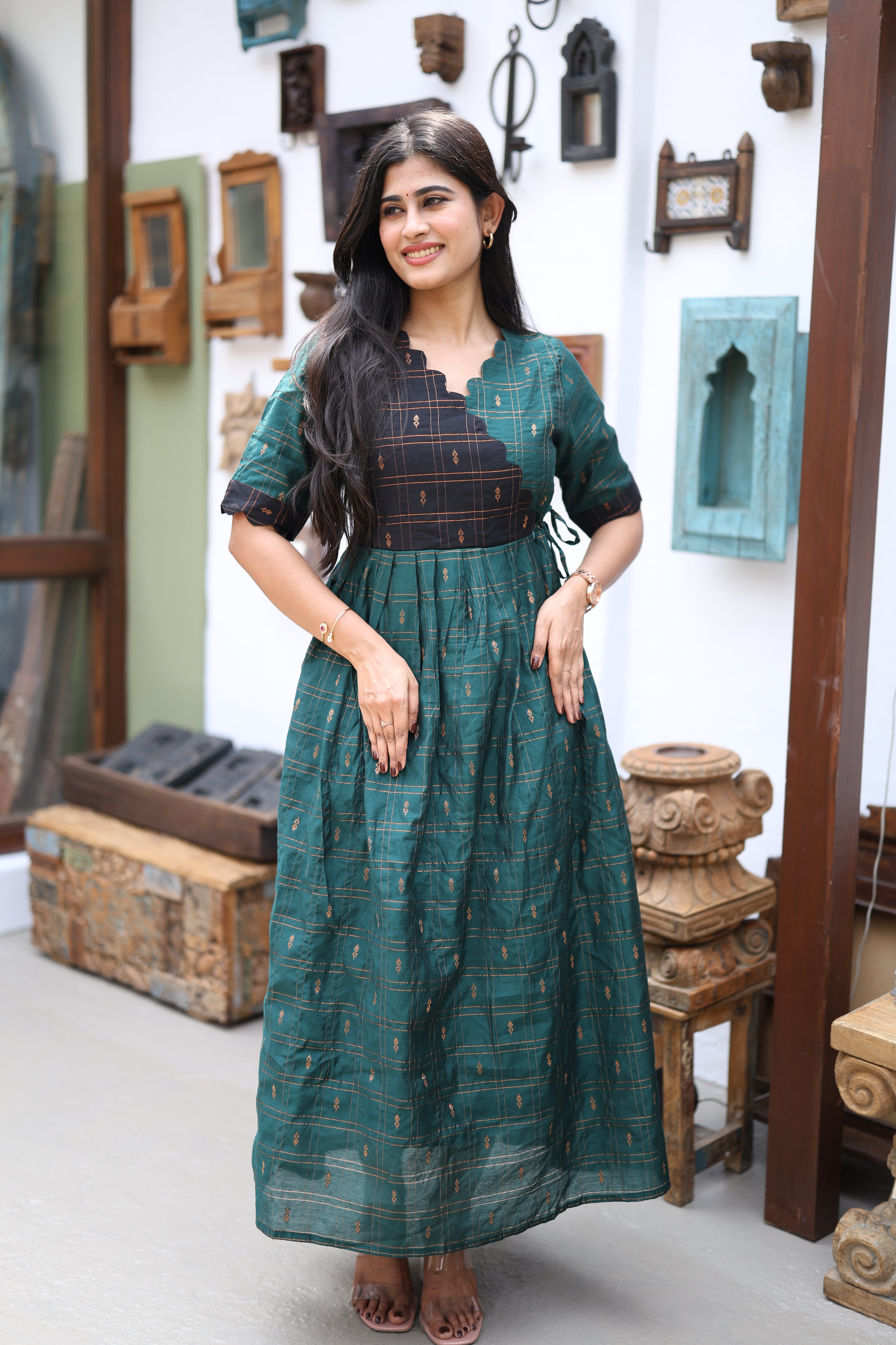 Premium Ethnic Raw Silk Scallop Maxi-Feeding(With Lining)