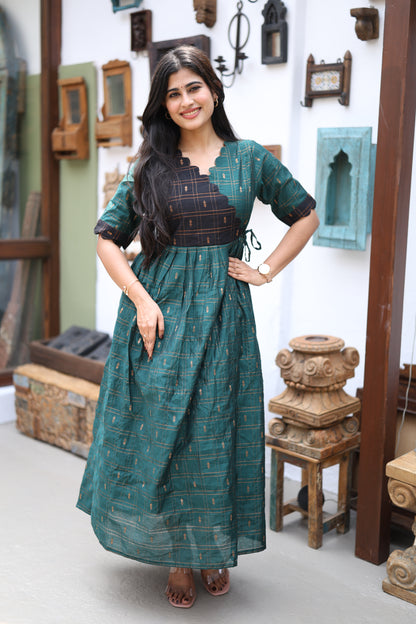 Premium Ethnic Raw Silk Scallop Maxi-Feeding(With Lining)FC0017
