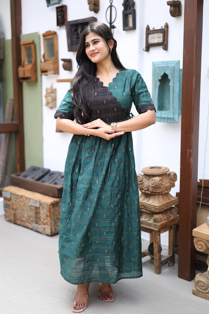 Premium Ethnic Raw Silk Scallop Maxi-Feeding(With Lining)FC0017