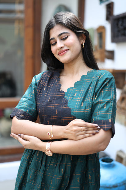 Premium Ethnic Raw Silk Scallop Maxi-Feeding(With Lining)FC0017