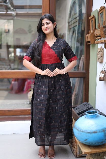 Premium Ethnic Raw Silk Scallop Maxi-Feeding(With Lining)FC0020