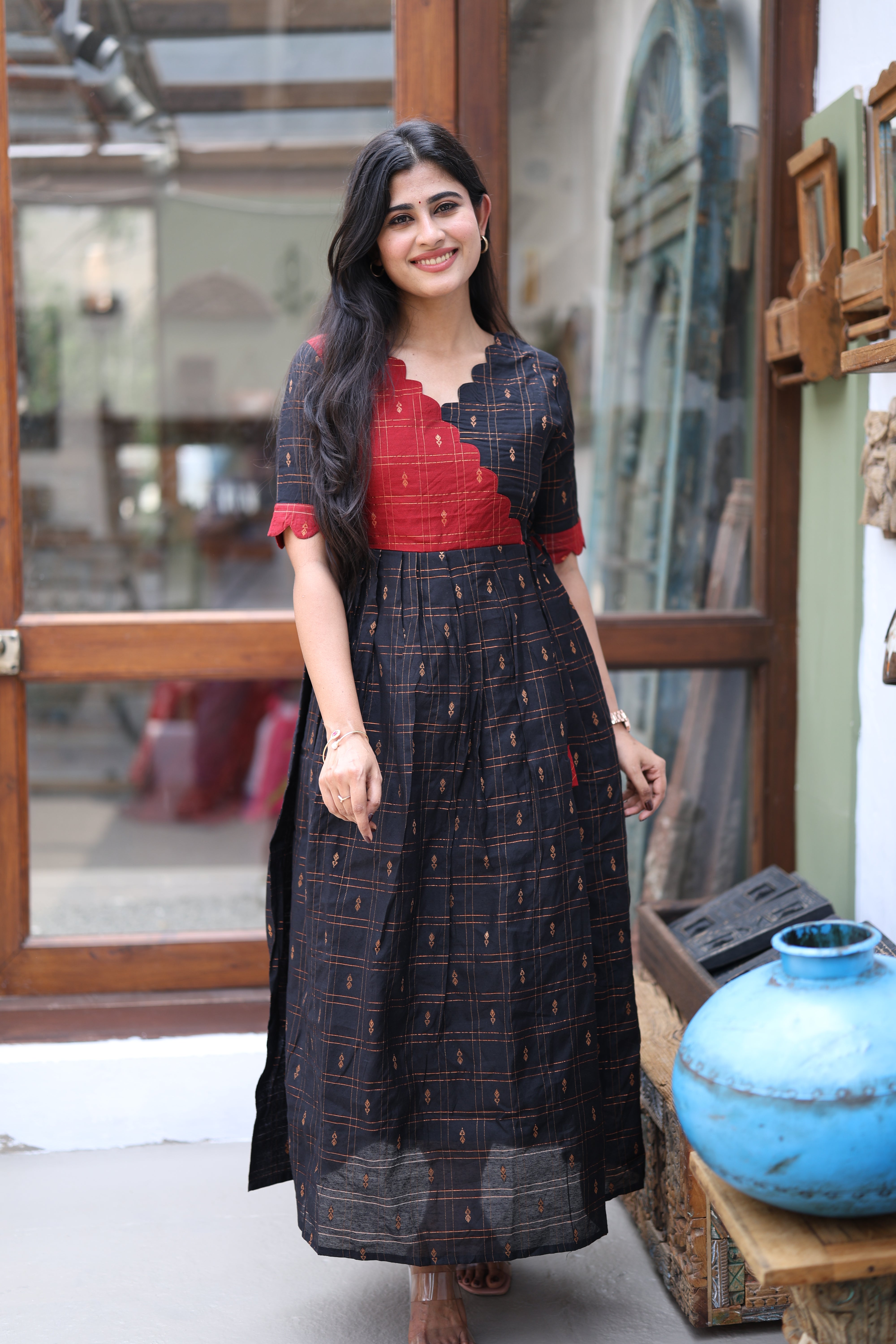 Premium Ethnic Raw Silk Scallop Maxi-Feeding(With Lining)