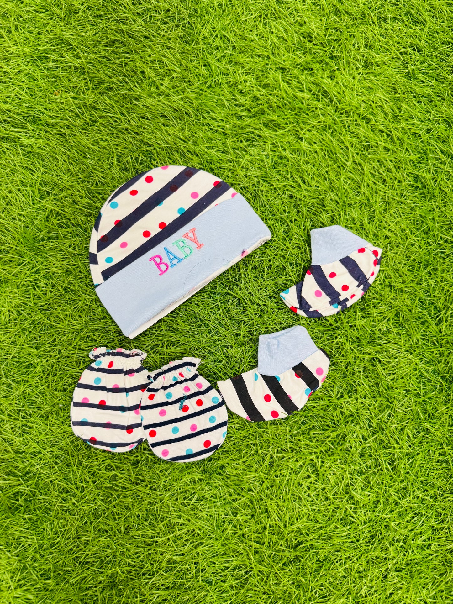 Cap Mittens Booties for New Born