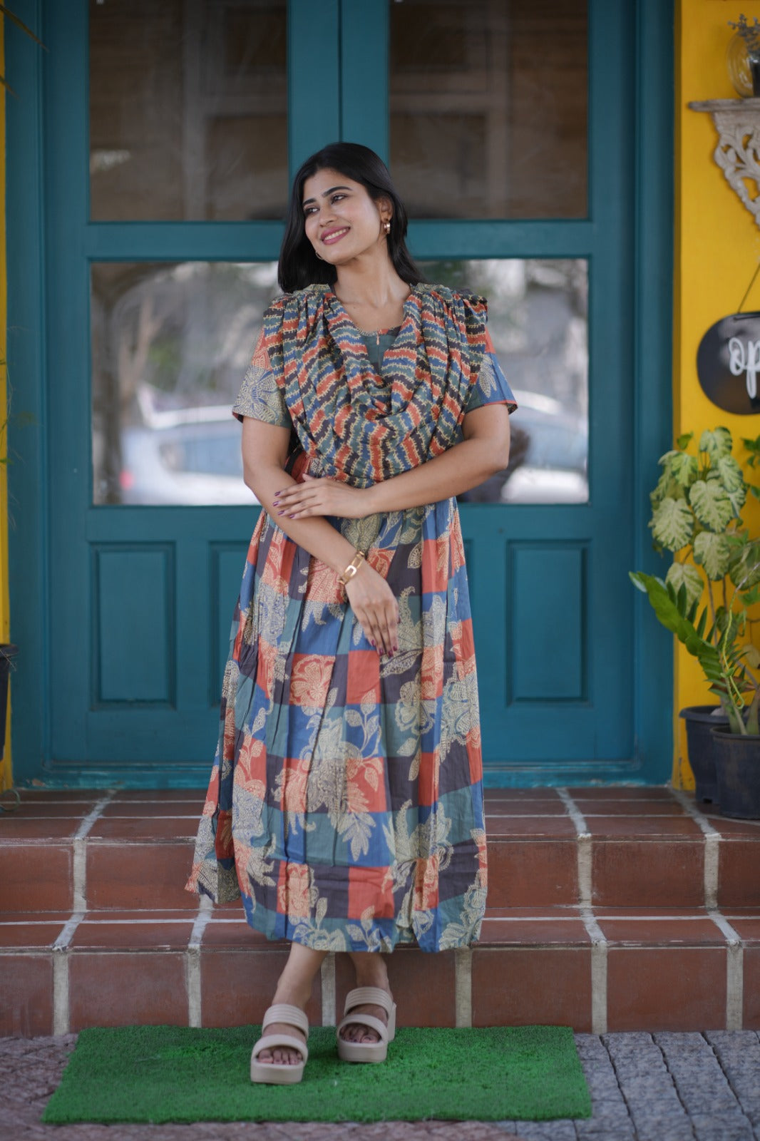 2 in 1 Cotton Maxi with Detachable Duppata ( Centre zip and Lining attached) FC009