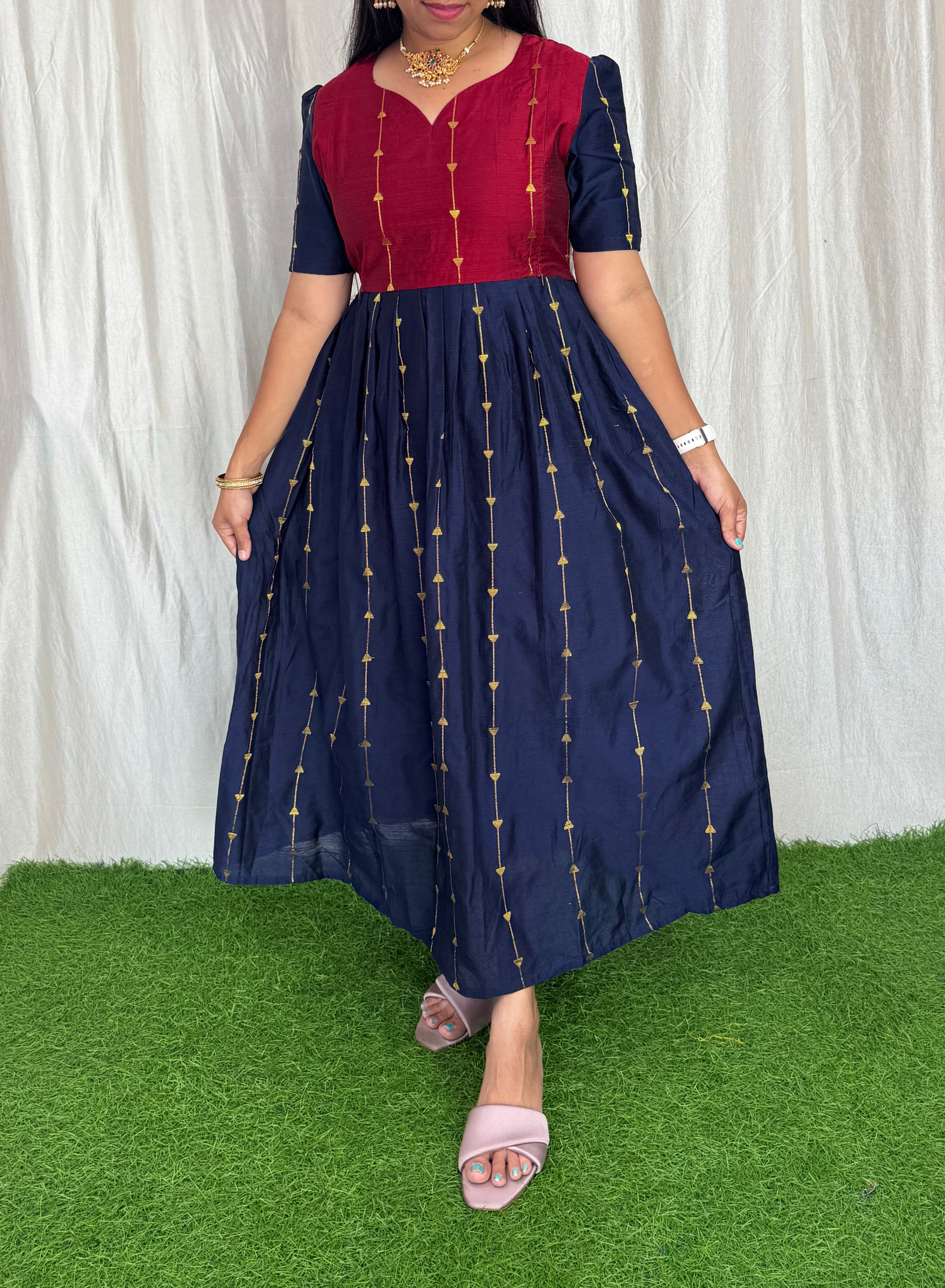 Premium Ethnic Raw Silk Butta Maxi-Feeding(With Lining)